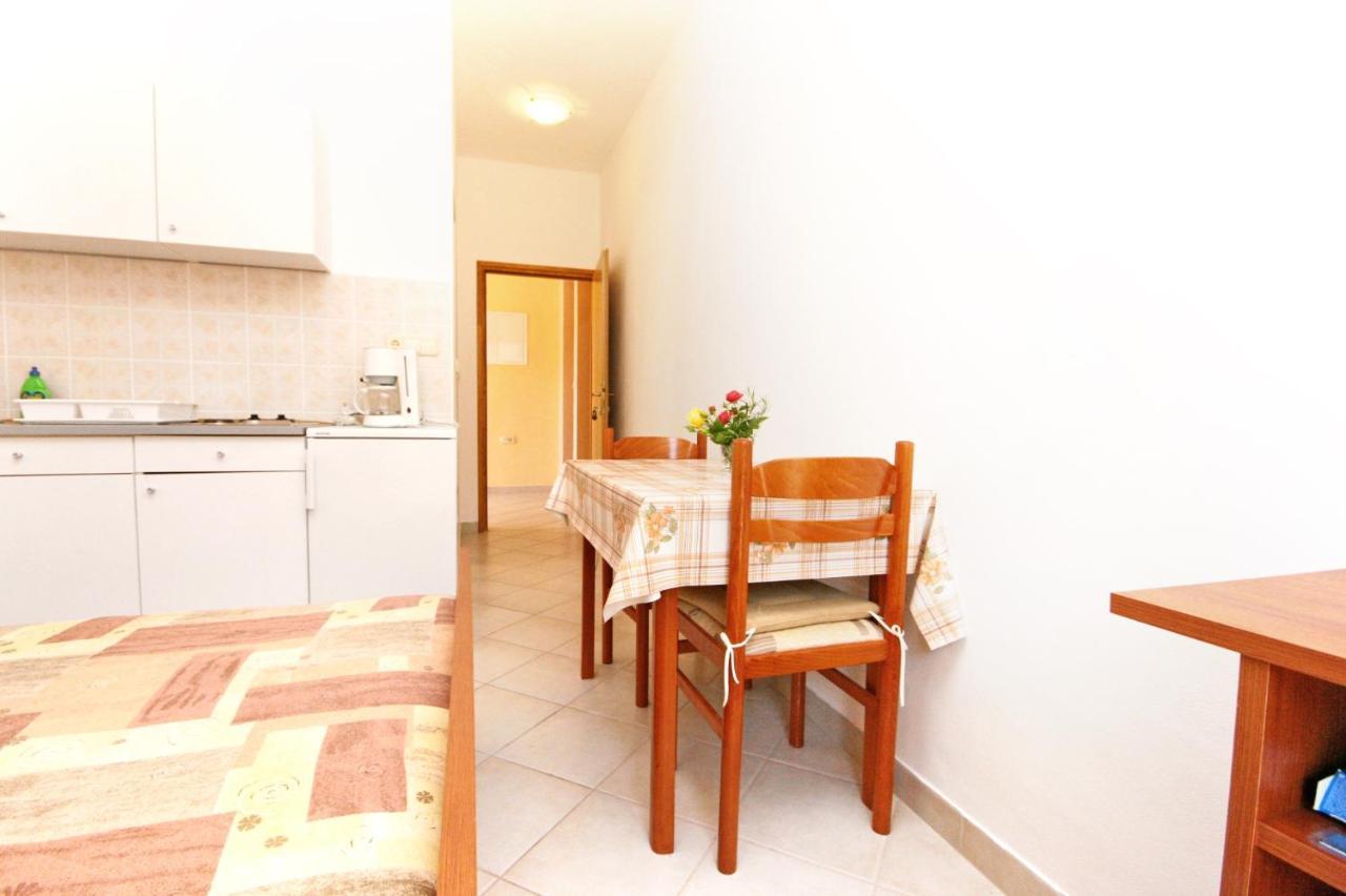 Apartments With A Parking Space Rovanjska, Paklenica - 6209 מראה חיצוני תמונה